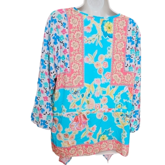 New TOLANI Vittoria Aqua Floral 3/4 Sleeve Boho Tie Waist Hankerchief Hem Blouse - Picture 4 of 10